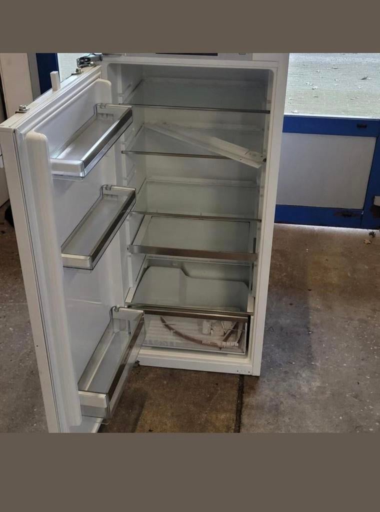 Keurig nette jonge siemens inbouw koelkast deur op deur, Zonder vriesvak, 120 tot 140 cm, 200 liter of meer, Siemens