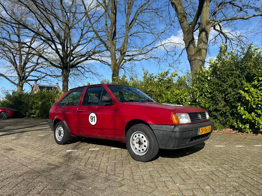 Volkswagen Polo 1.0 FOX Coupe 33KW U9 1991 Rood Polo 86c, Auto's, Voorwielaandrijving, Stof, 750 kg, 4 cilinders