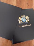 Davo(4) album gevuld inhoud Davo 5 veel nominaal postfris., Ophalen of Verzenden