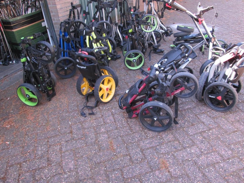 de GOLFGIGANT pakt weer de draad op kom  kijken, Sport en Fitness, Golf, Ophalen of Verzenden, Gebruikt, Golfkar