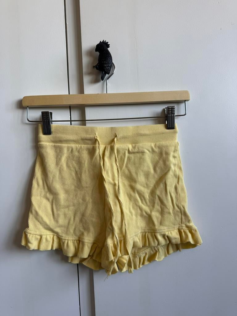 Zara short met ruffle maat s, Ophalen of Verzenden, Zo goed als nieuw, Zwart, Kort