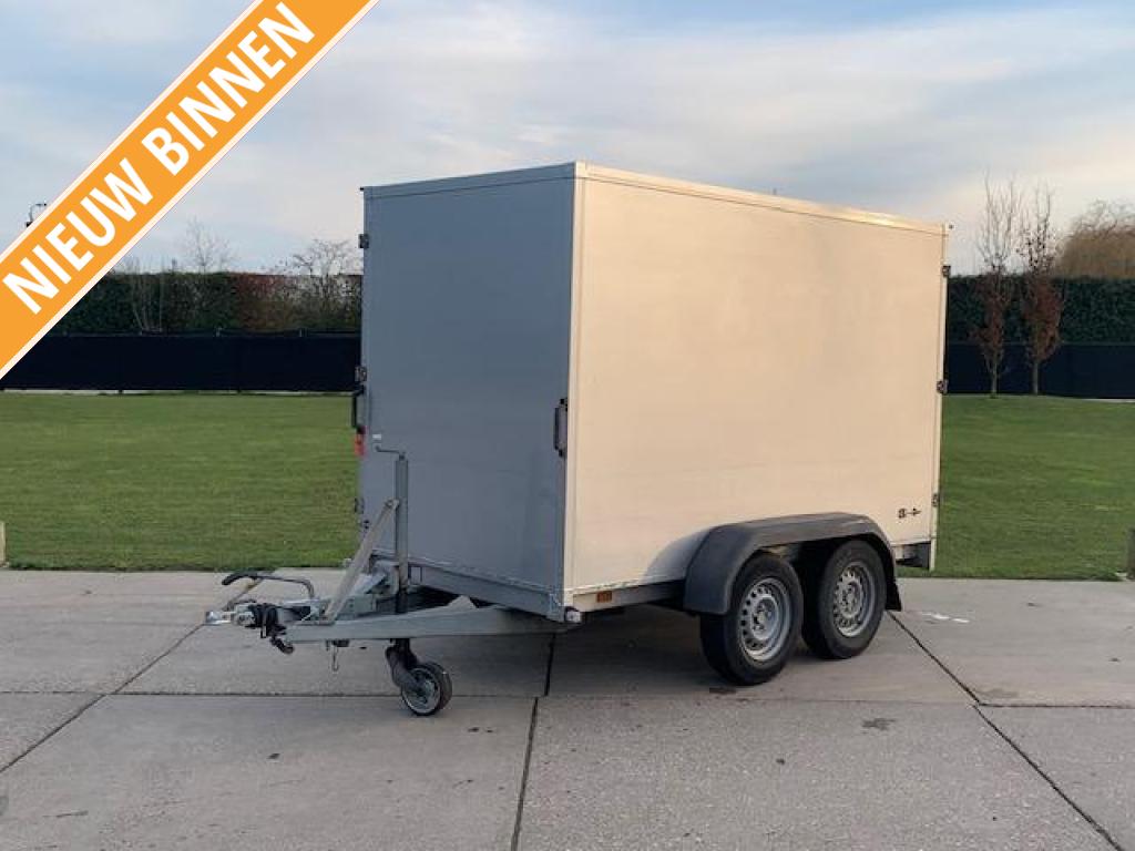 Hapert gesloten aanhangwagen met zijdeur