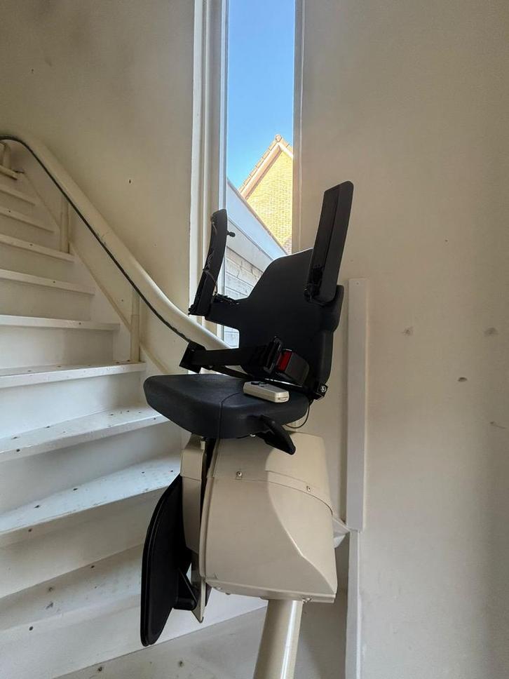 Traplift compleet met rail en afstandsbediening., Diversen, Trapliften, Gebruikt, Ophalen