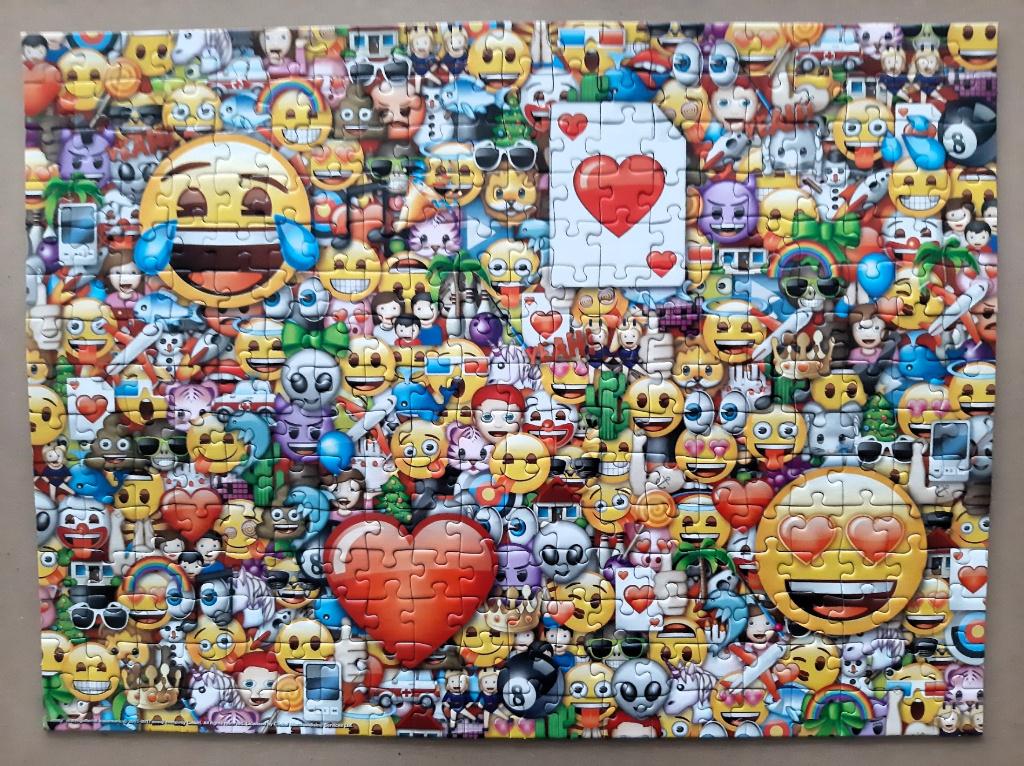 Emoji puzzel van 300 stukjes, Ophalen of Verzenden, Minder dan 500 stukjes, Zo goed als nieuw, Legpuzzel