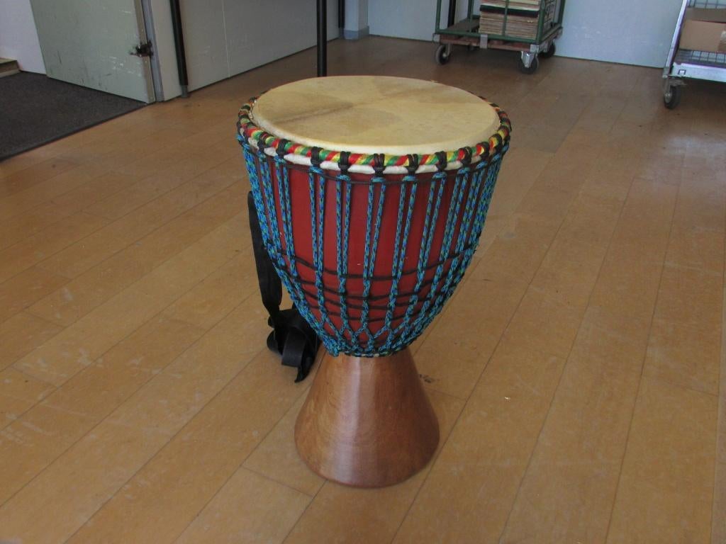 Djembe, Ophalen, Gebruikt, Trommel