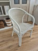 Witte rotan stoel fauteuil, Ophalen