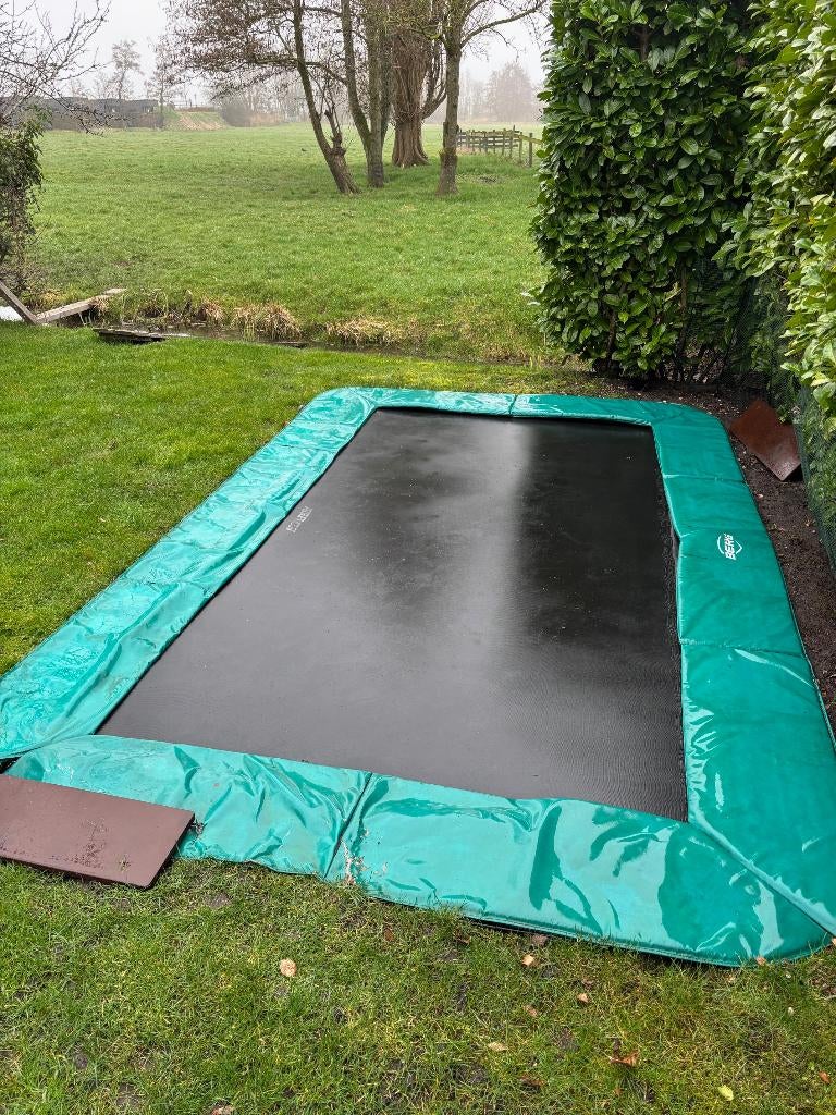 TRAMPOLINE BERG 420cm lang x 250cm breed, Ophalen, Gebruikt