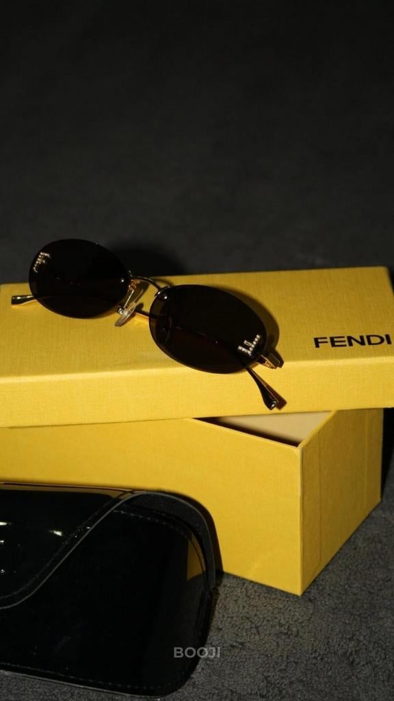 Fendi zonnebril, Sieraden, Tassen en Uiterlijk, Zonnebrillen en Brillen | Dames, Ophalen of Verzenden, Nieuw, Overige kleuren