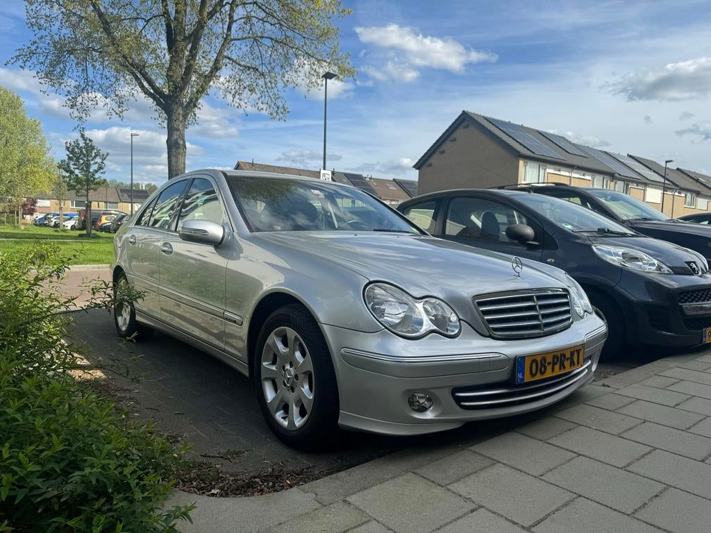 Mercedes-Benz C-Klasse 1.8 C200 Kompr Sedan AUT 2004 Grijs, Automaat, Achterwielaandrijving, 4 cilinders, 1796 cc
