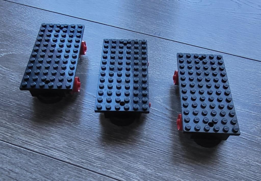 Lego trein blauwe rails wagon onderstellen (kort model), Kinderen en Baby's, Speelgoed | Duplo en Lego, Gebruikt, Lego, Losse stenen