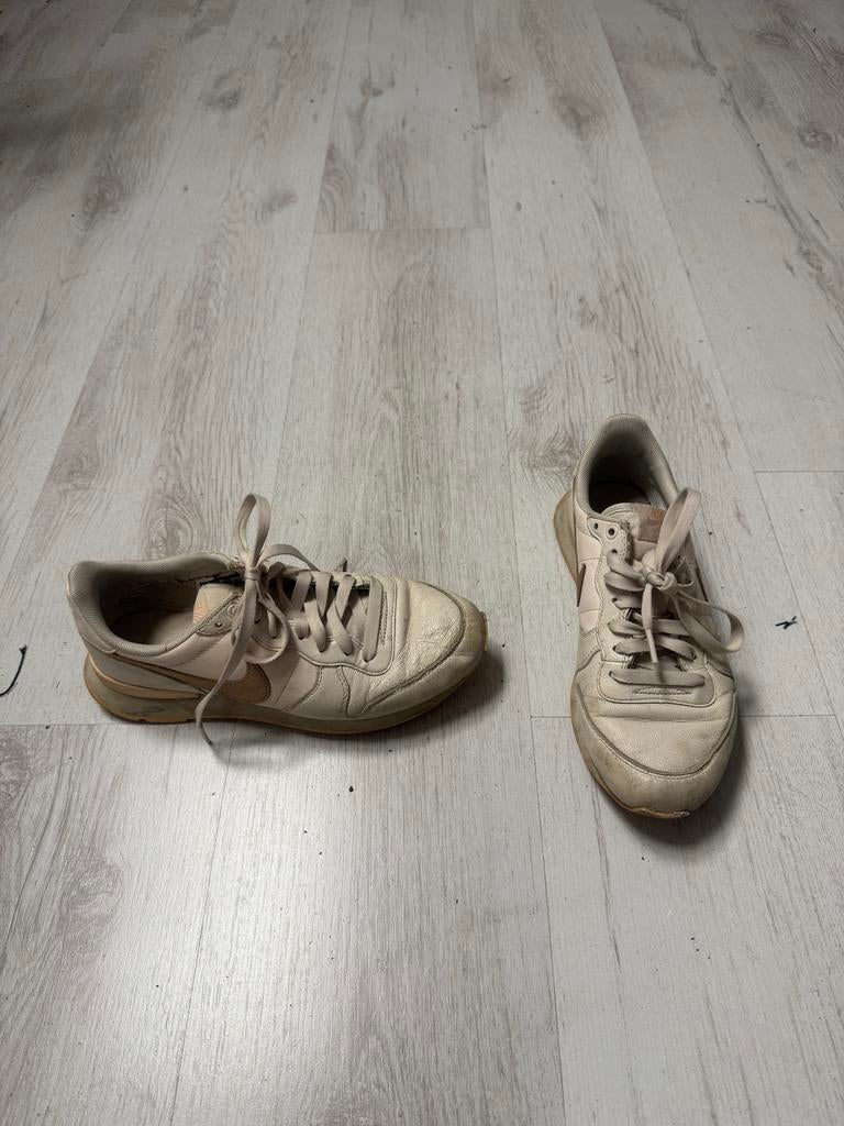 Nike sneakers maat 38,5, Ophalen of Verzenden, Gedragen, Beige, Sneakers of Gympen