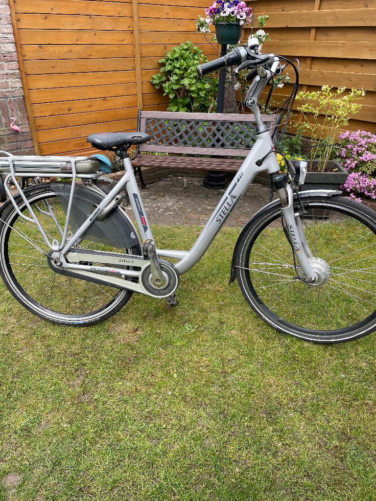 Nette Stella 28 inch 9 ondersteuningen., Fietsen en Brommers, Minder dan 30 km per accu, Gebruikt, 51 tot 55 cm, Ophalen