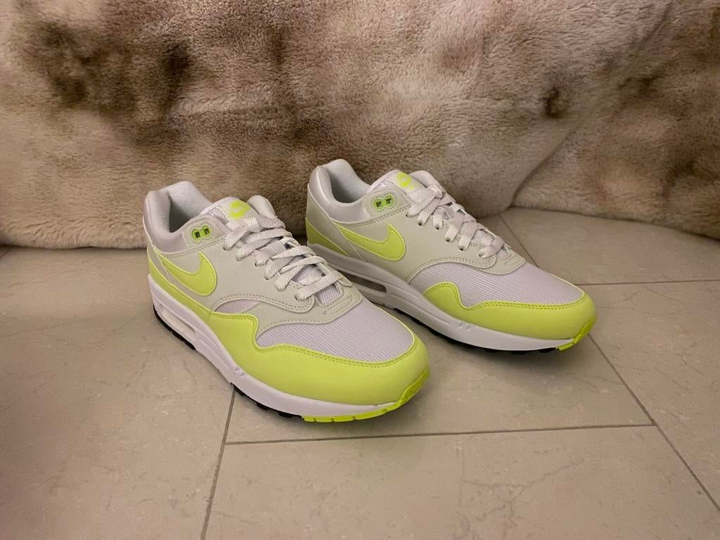 Nike Air Max 1 Wmns "Volt Suede" EU44, Overige kleuren, Nieuw, Ophalen of Verzenden, Sneakers of Gympen