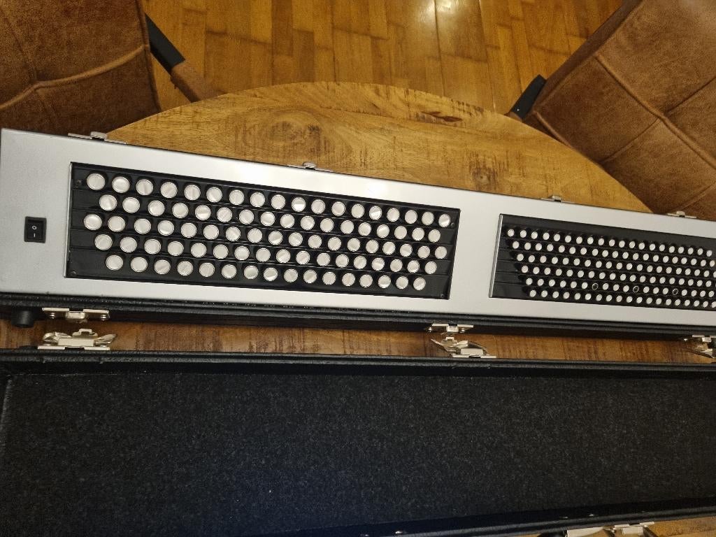 TE KOOP KNOP/KNOPKLAVIER.(NIEUW), Nieuw, Met koffer, Knopaccordeon, 120-bas