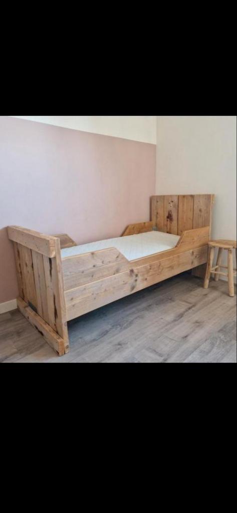 Houten kinderbed, Ophalen, 70 tot 85 cm, Zo goed als nieuw, Lattenbodem