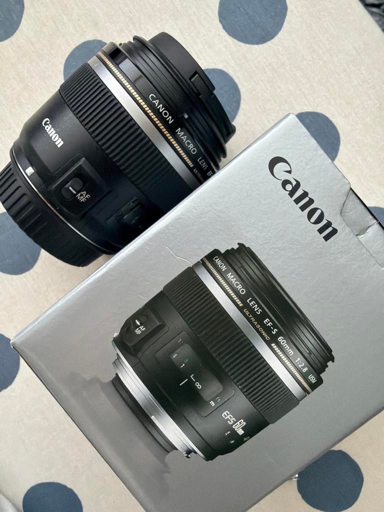 Canon EF-S 60mm f/2.8 Macro USM Lens, Audio, Tv en Foto, Fotografie | Lenzen en Objectieven, Ophalen of Verzenden, Zo goed als nieuw