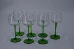 Vintage wijnglazen met groene voet (7), Antiek en Kunst, Antiek | Glas en Kristal, Ophalen of Verzenden