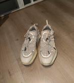 Jimmy Choo sneakers maat 37, bijna niet gedragen, Kleding | Dames, Schoenen, Ophalen of Verzenden, Gedragen, Beige, Sneakers of Gympen