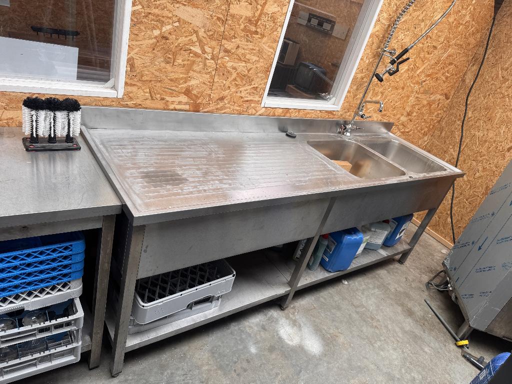RVS Spoeltafel met voorspoeldouche, Ophalen of Verzenden, Gebruikt, RVS Meubilair