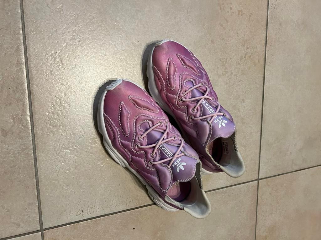 Adidas sneaker, Kinderen en Baby's, Kinderkleding | Schoenen en Sokken, Ophalen of Verzenden, Zo goed als nieuw, Jongen of Meisje