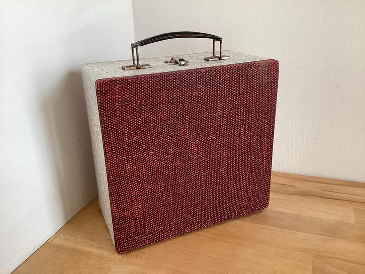 Platenkoffer voor singles rood/grijs Vintage, Cd's en Dvd's, Vinyl Singles, Gebruikt, Overige typen, Ophalen of Verzenden