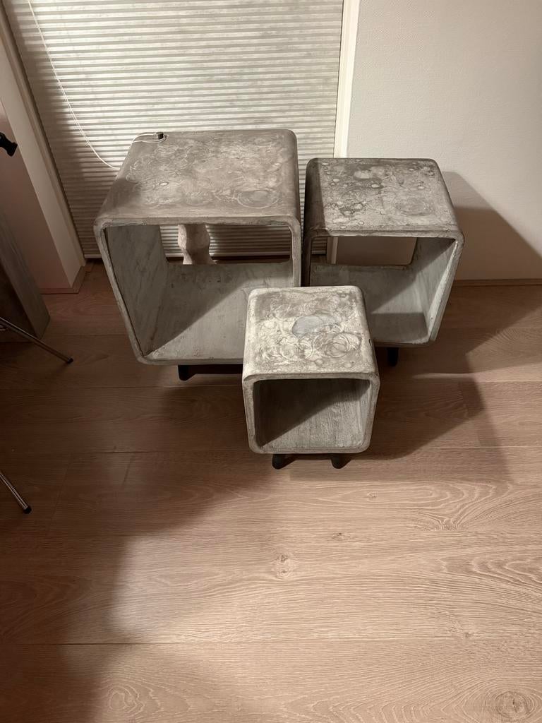 Betonlook bijzettafels - set van 3, Huis en Inrichting, Tafels | Bijzettafels, Ophalen, Minder dan 55 cm, Gebruikt, Vierkant