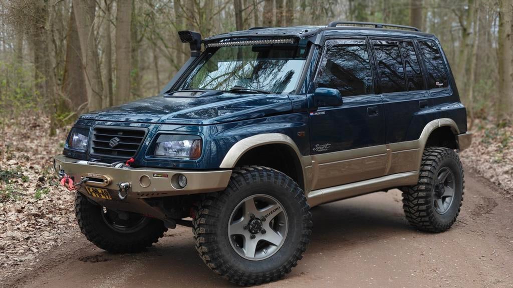 Zeer unieke Suzuki Vitara Villager 2.0 V6 volledig opgebouwd, 1875 kg, 1998 cc, Origineel Nederlands, Handgeschakeld