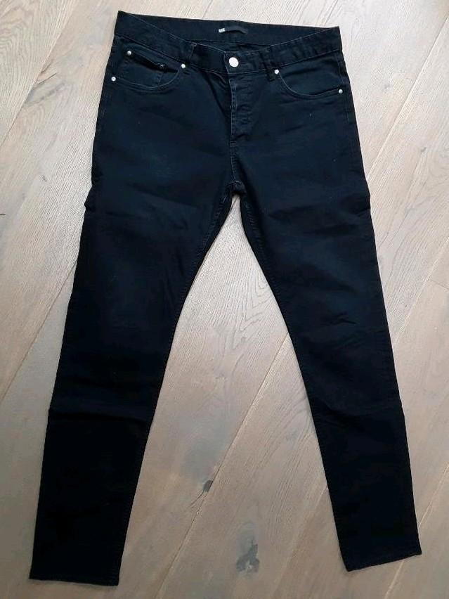 Te koop: Zwart katoenen broek van het merk WE Mt: W34/ L34, Kleding | Heren, Spijkerbroeken en Jeans, Zo goed als nieuw, W32 (confectie 46) of kleiner