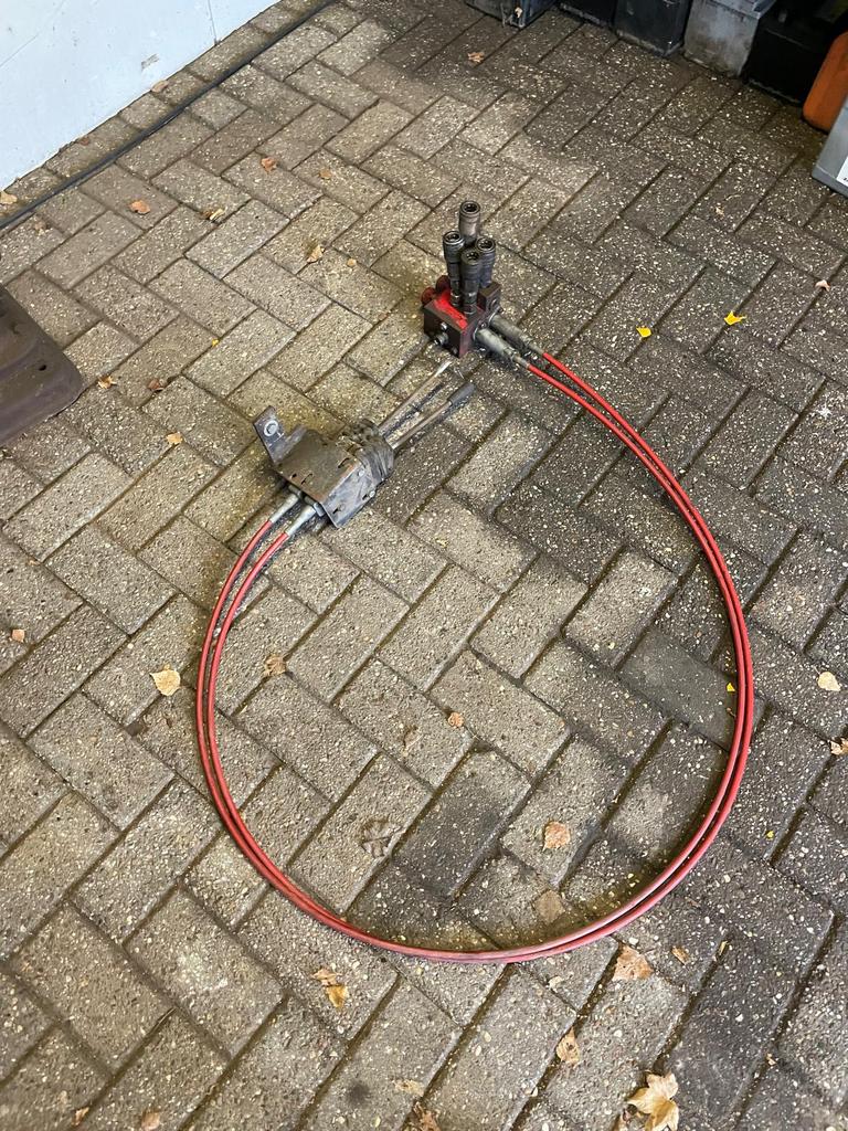 Hydraulische ventielenblok, Ophalen, Zo goed als nieuw