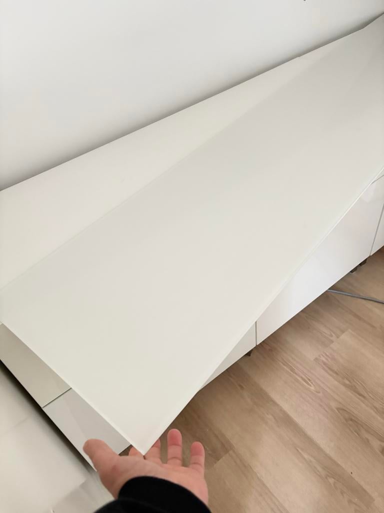 Witte kast ‘ ikea besta ‘ met glazen bovenplaat, Ophalen of Verzenden, Gebruikt