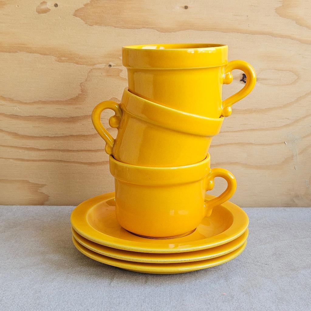 Driehoek Huizen Holland set van 3 grote kop en schotels, Keramiek, Ophalen of Verzenden, Zo goed als nieuw, Nvt