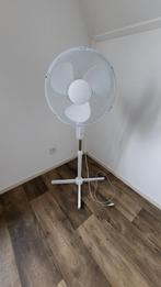 Witte Statief Ventilator - Staande Ventilator, Witgoed en Apparatuur, Ventilatoren, Ophalen of Verzenden, Zo goed als nieuw, Statiefventilator