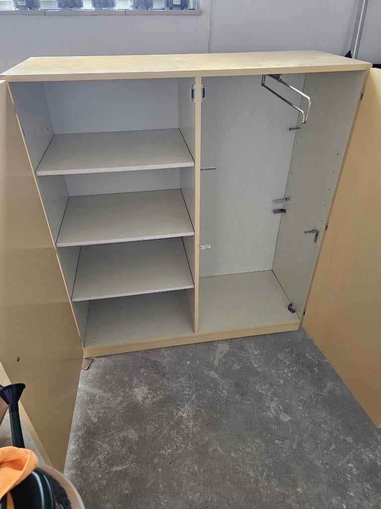 gratis kast met schappen, Ophalen, Gebruikt