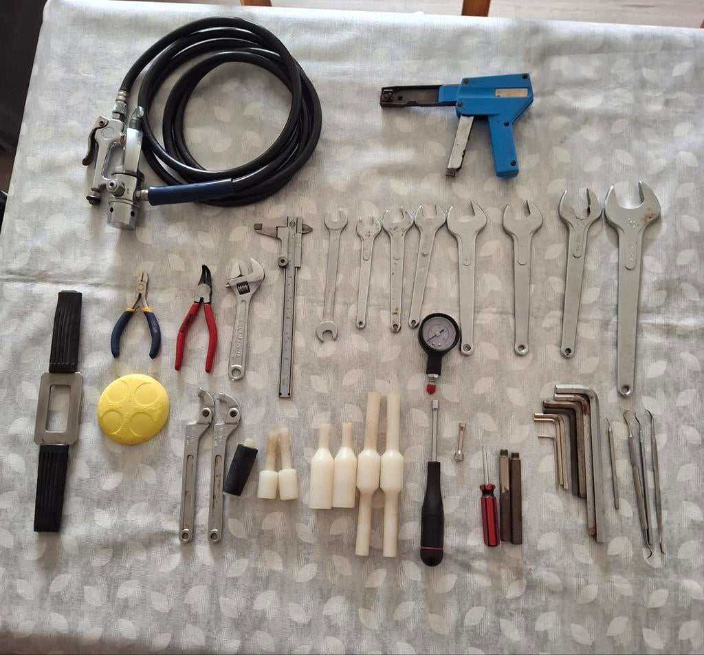 Gereedschapset Mares, inclusief handleiding., Ophalen of Verzenden, Gebruikt, Overige typen
