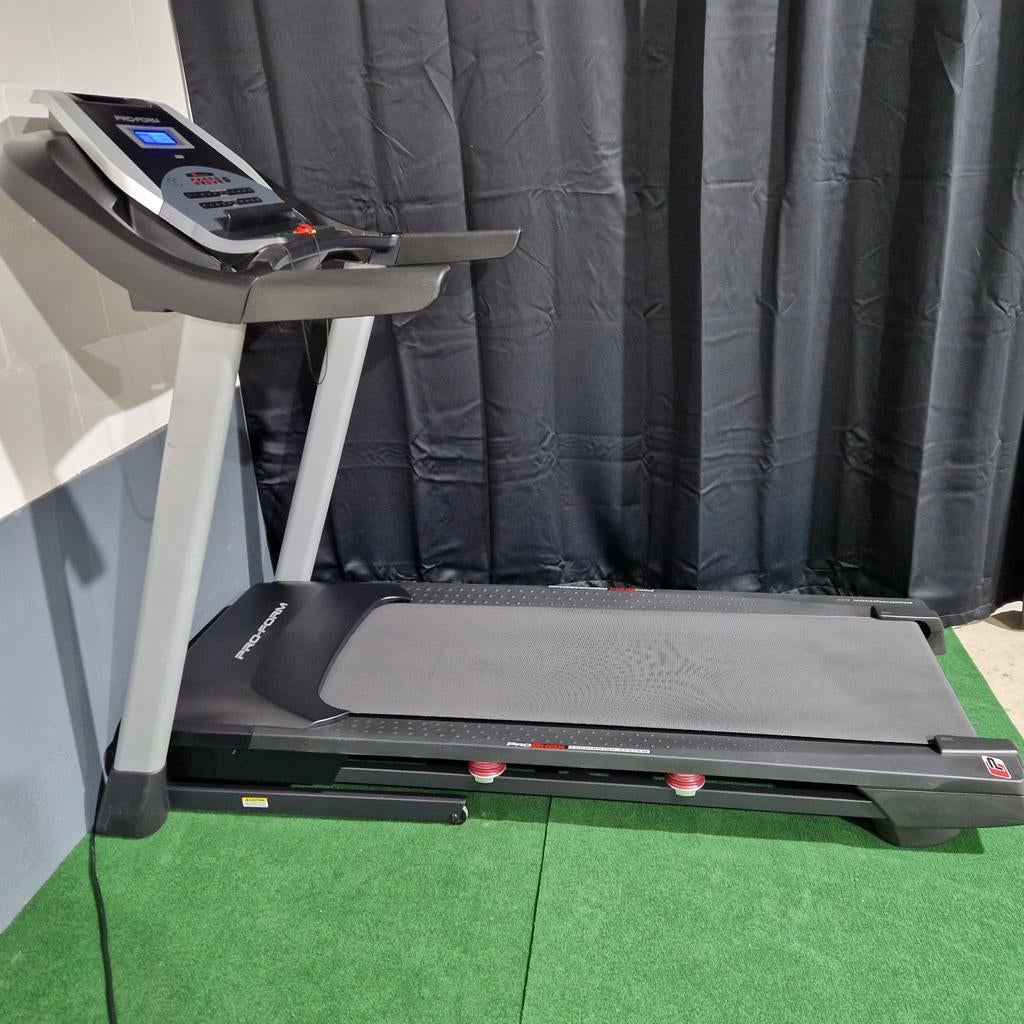 Zgan Proform Endurance M7 loopband. 0-18kmh auto helling 10%, Ophalen, Benen, Zo goed als nieuw, Metaal