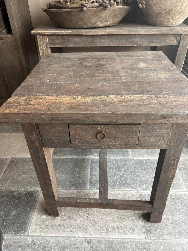 Bijzettafeltje old farm van aura Peeperkorn, Ophalen