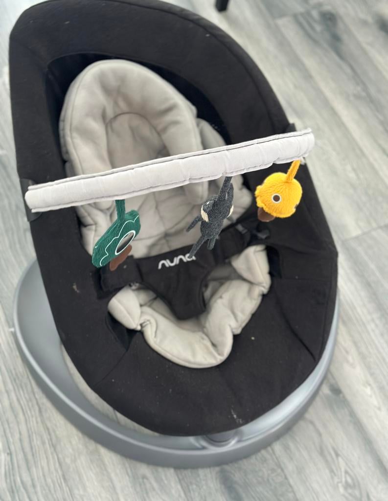 Nuna schommelstoel baby, Schommelstoel, Verstelbaar, Zo goed als nieuw, Ophalen