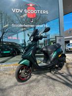 Unieke piaggio zip 45km iget british racing green, Fietsen en Brommers, Scooters | Piaggio, Ophalen, Maximaal 45 km/u, Zip, Zo goed als nieuw