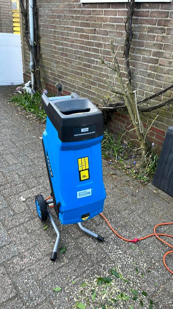 Takkenversnipperaar / Tuinhakselaar, Ophalen, Zo goed als nieuw