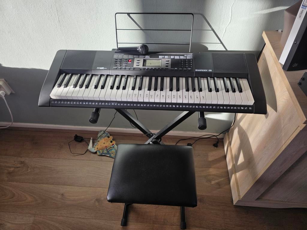 Keyboard met kruk, standaard en microfoon, Overige merken, Ophalen of Verzenden, Met standaard, 61 toetsen
