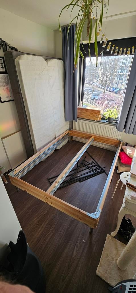 Ikea boxspring 2-persoons bed 200x140 met matras, Huis en Inrichting, Slaapkamer | Boxsprings, Ophalen