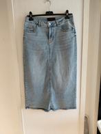 Spijkerrok van Zara., Kleding | Dames, Rokken, Ophalen of Verzenden, Zo goed als nieuw, Blauw, Onder de knie
