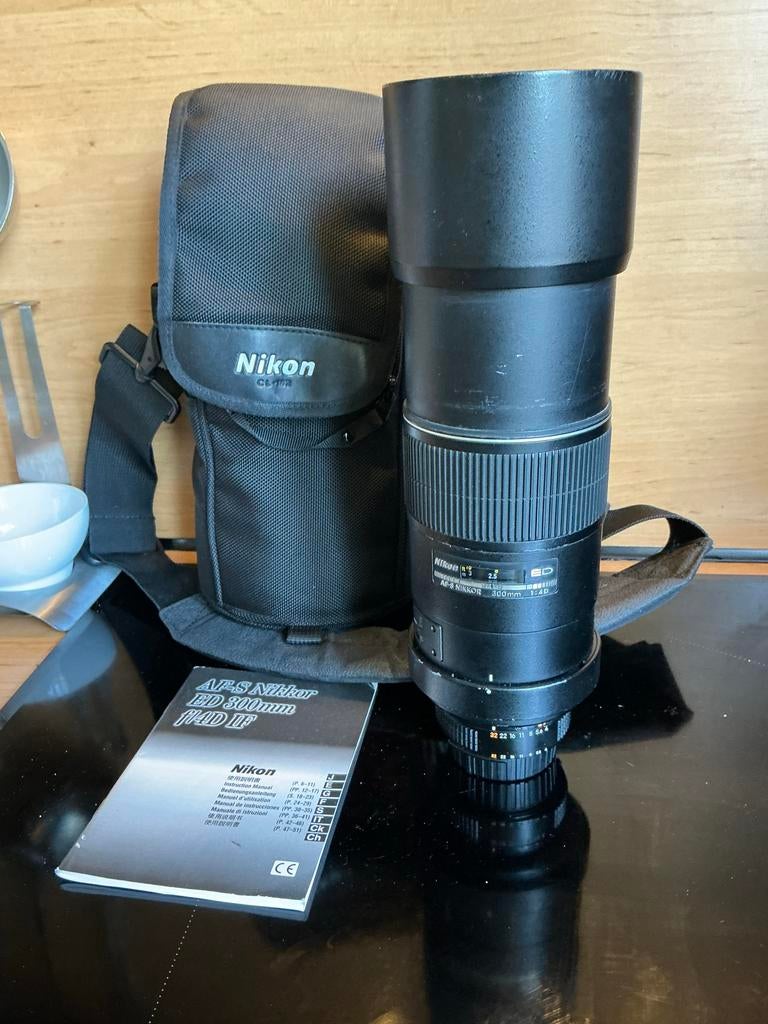 Nikon AF-S Nikkor ED 300mm f/4D IF lens en 1.4 teleconverter, Gebruikt, Overige typen, Ophalen of Verzenden, 8 tot 12x