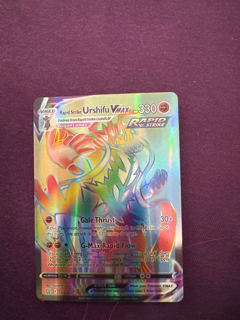 Rapid Strike Urshifu VMAX Pokémon Kaart (Rainbow Rare), Ophalen of Verzenden, Zo goed als nieuw, Losse kaart, Foil