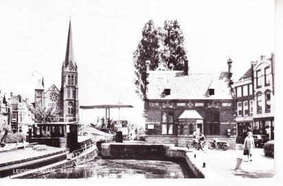 LEIDSCHENDAM,- Sluis. Binnenvaart. 03-04, Verzamelen, Ansichtkaarten | Nederland, Ophalen of Verzenden, 1960 tot 1980, Gelopen