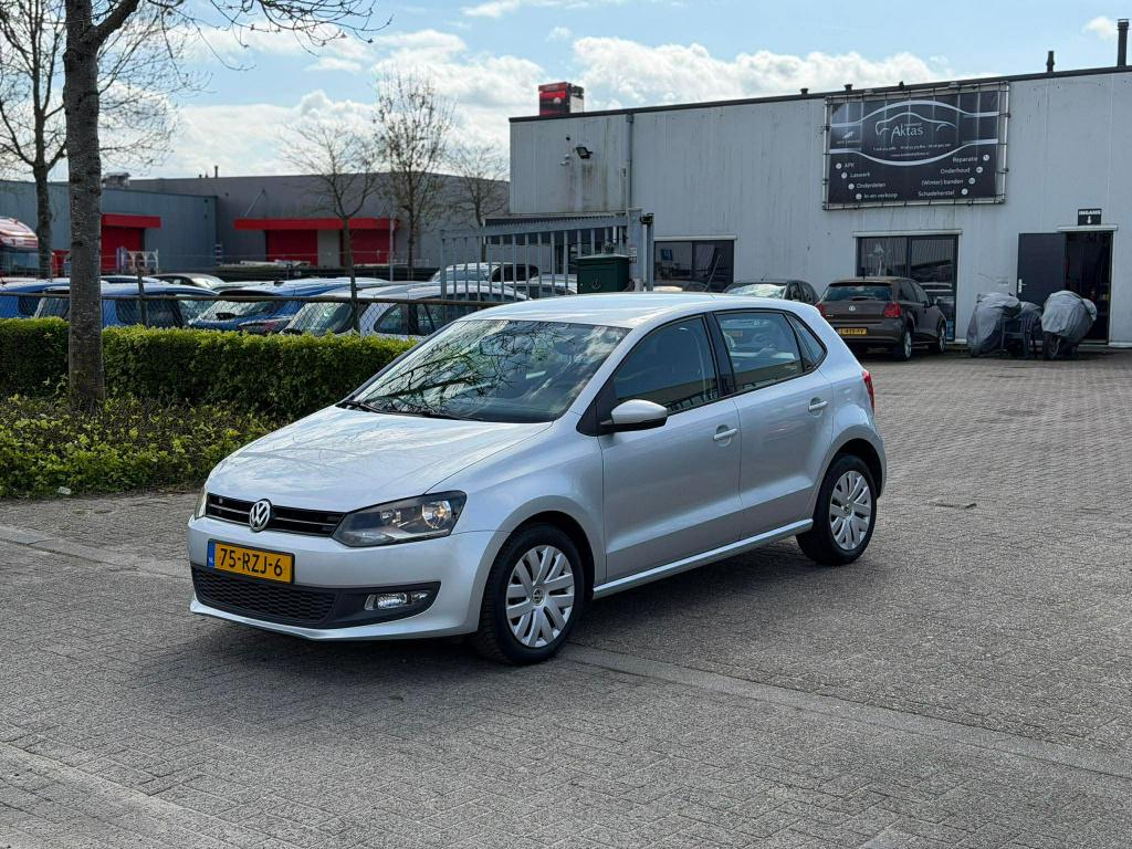 Volkswagen Polo 1.4 | CarPlay | Airco | Cruise, Voorwielaandrijving, 40 €/maand, Zwart, 4 cilinders