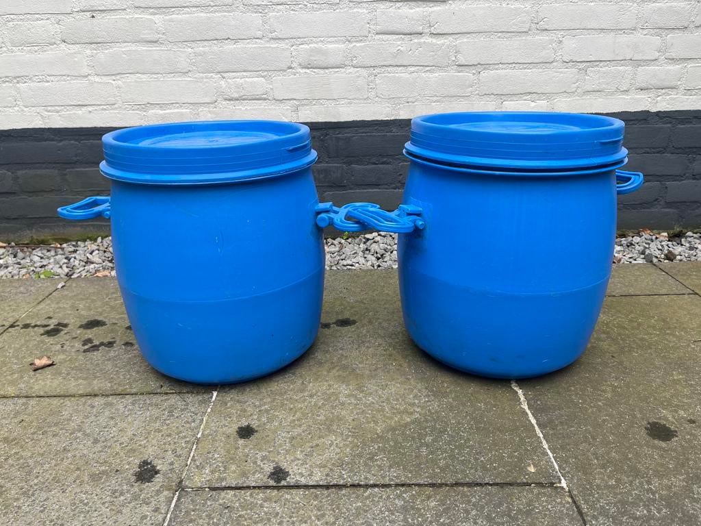 Twee blauwe waterdichte tonnen, Ophalen, Gebruikt, Overige typen
