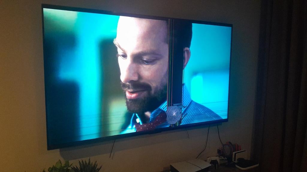 TCL 85 inch Smart TV (85C845) met schermbreuk, QLED, 120 Hz, 4k (UHD), Smart TV