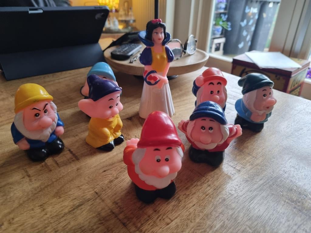 Assepoester en de 7 dwergen, Ophalen of Verzenden, Zo goed als nieuw