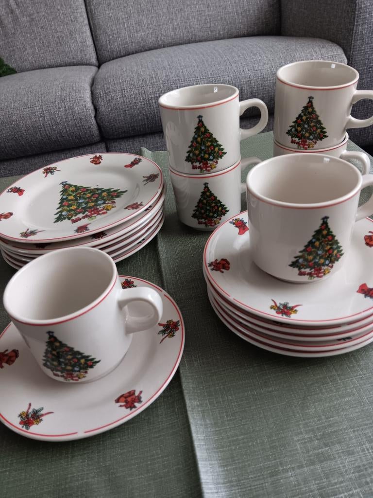 KERST KOFFIESERVIES, Huis en Inrichting, Keuken | Servies, Ophalen of Verzenden